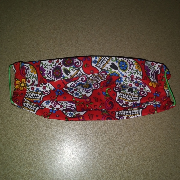 Non Medical grade handmade mask - Picture 3 of 4